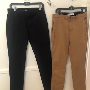 Two Old Navy men pants ( both30x34)